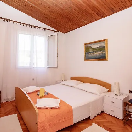 By The Sea Stupin Celine, - 4264 *