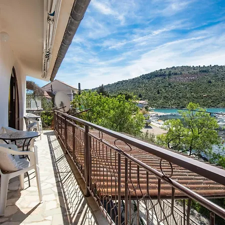 By The Sea Stupin Celine, - 4264 * ロゴズニッツァ