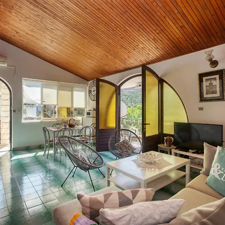 アパート By The Sea Stupin Celine, - 4264 *