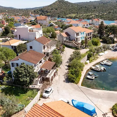 By The Sea Stupin Celine, - 4264 *