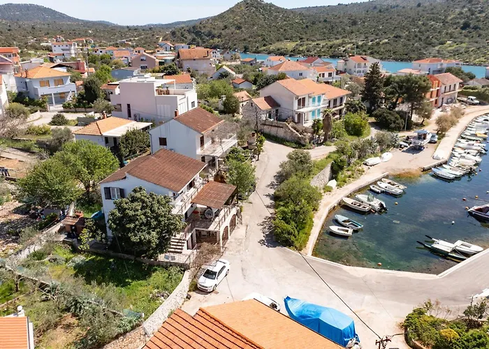 By The Sea Stupin Celine, - 4264 *